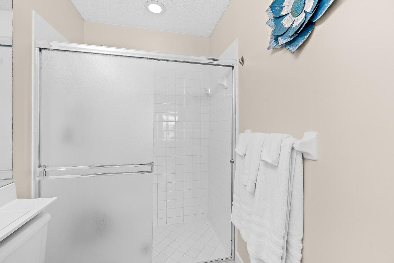 Serene Seaside Retreat - Dog Friendly - 2Br Townhouse With Shared Heated Pool Steps To Paradise Beach! メルボルン エクステリア 写真